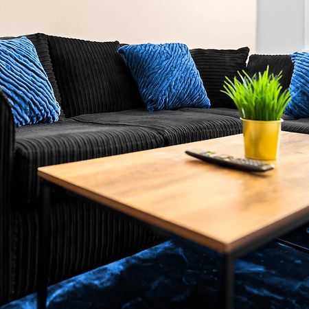 Two Bedroom Apartment - Single Beds - Accommodates 3 - Street Parking - Top Rated -Wbb West Bromwich Eksteriør billede
