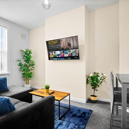 Two Bedroom Apartment - Single Beds - Accommodates 3 - Street Parking - Top Rated -Wbb West Bromwich Eksteriør billede