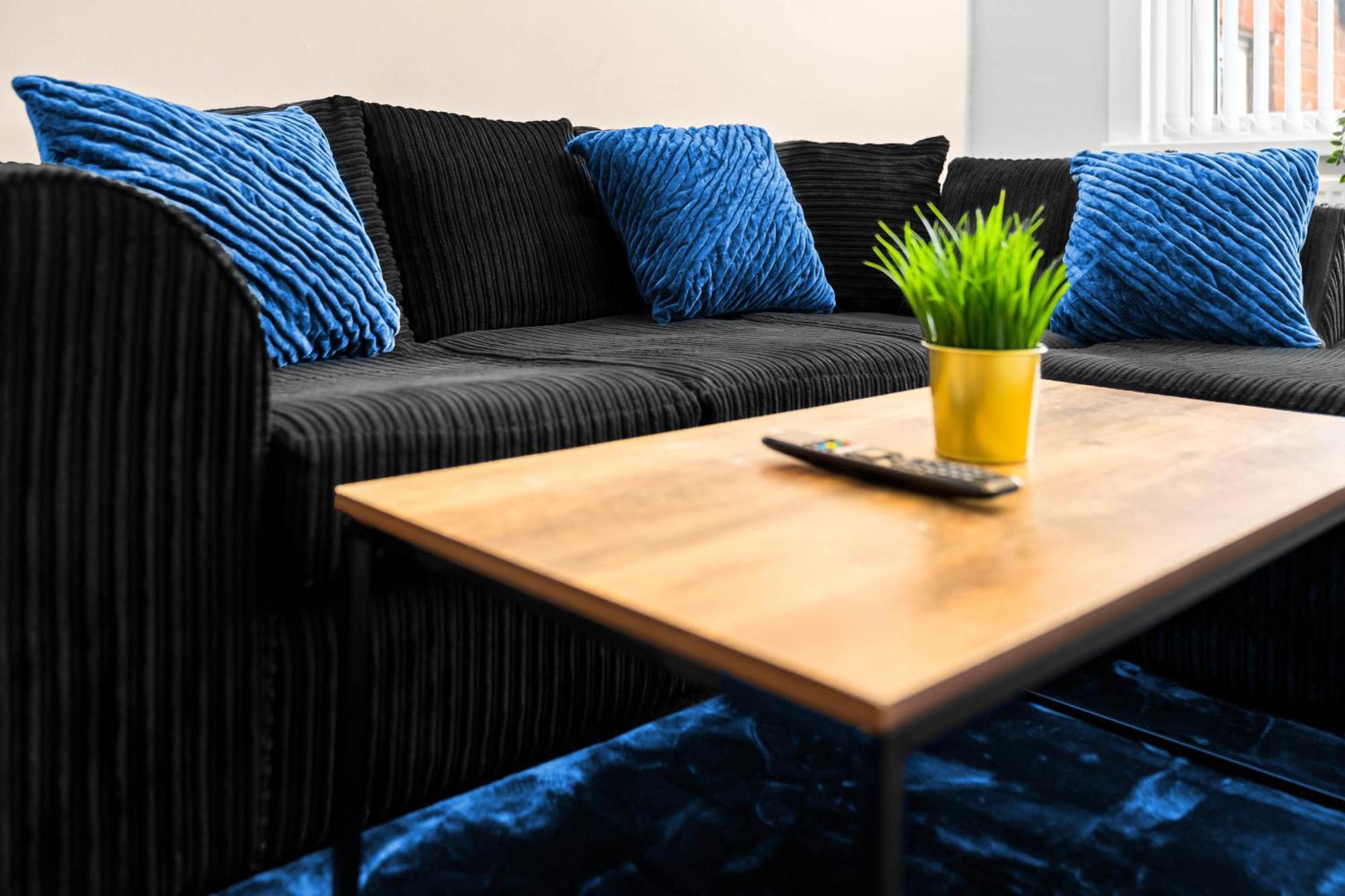 Two Bedroom Apartment - Single Beds - Accommodates 3 - Street Parking - Top Rated -Wbb West Bromwich Eksteriør billede