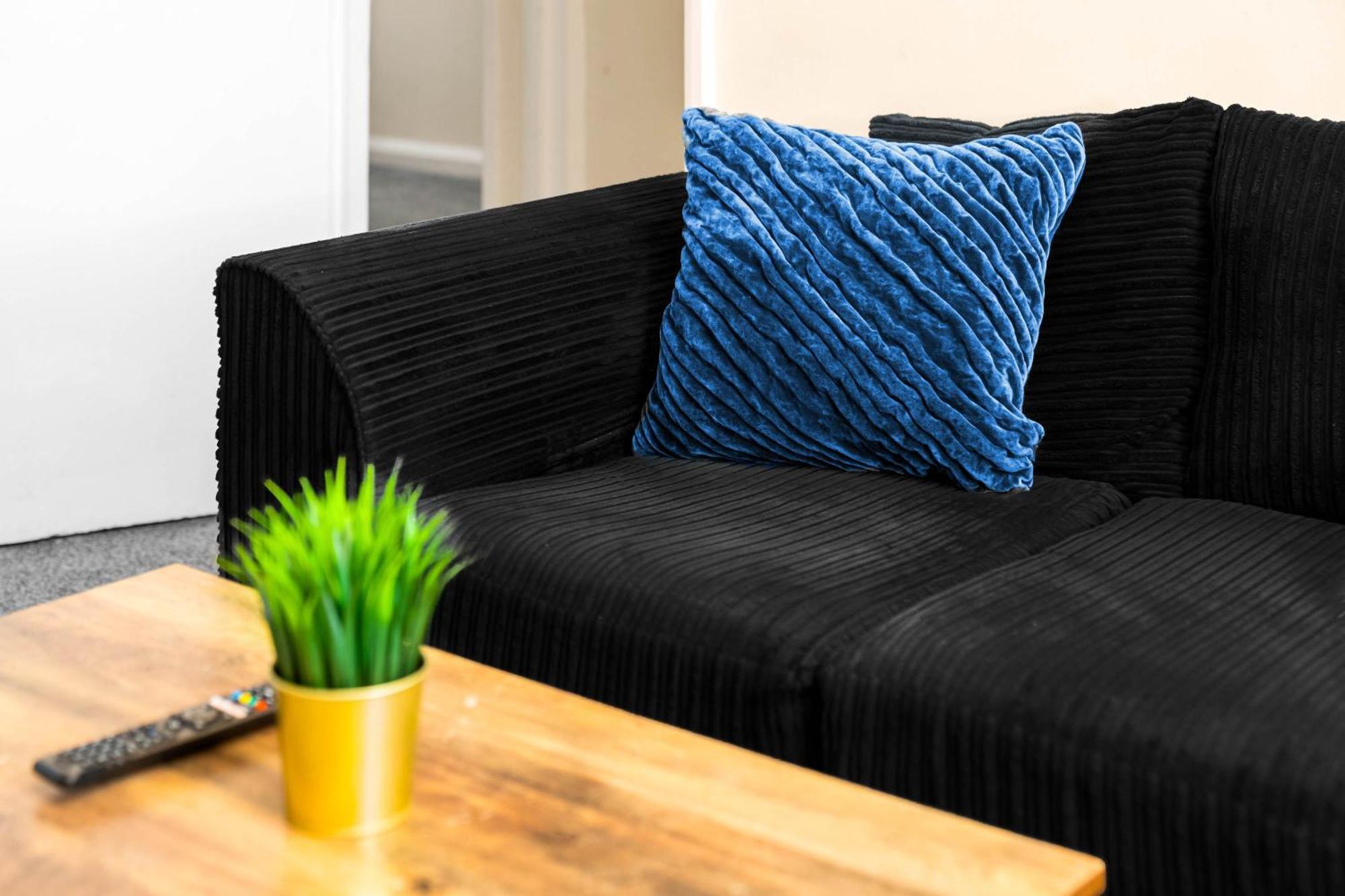 Two Bedroom Apartment - Single Beds - Accommodates 3 - Street Parking - Top Rated -Wbb West Bromwich Eksteriør billede